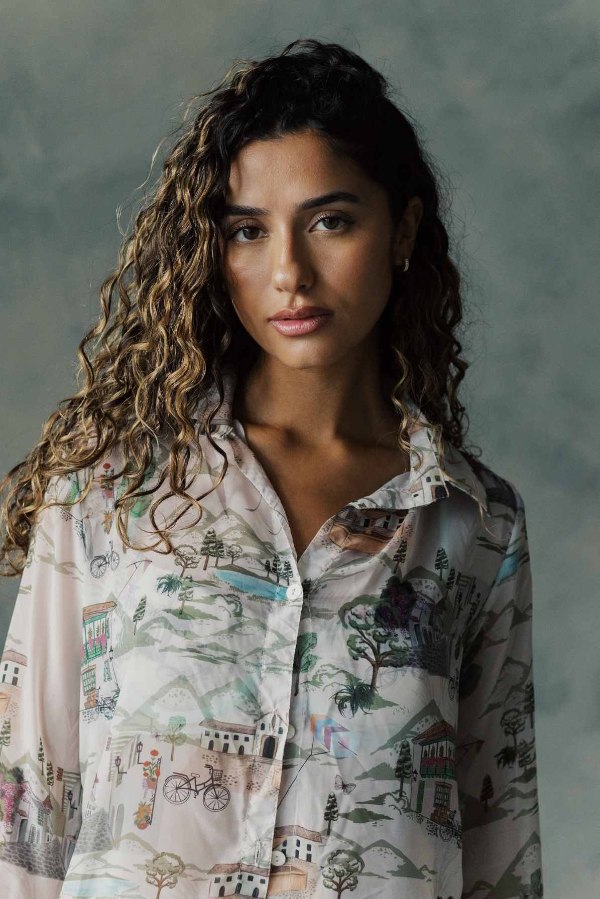 Zoom in of model wearing a beach shirt